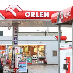 Ile zarabia pracownik stacji Orlen? Zaskakujące fakty o wynagrodzeniach