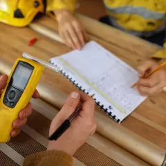 Czy pracownik ochrony może badać alkomatem? Sprawdź swoje prawa