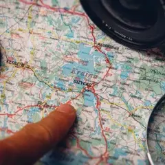 Ile wcześniej informacja o delegacji? Poznaj kluczowe przepisy prawne