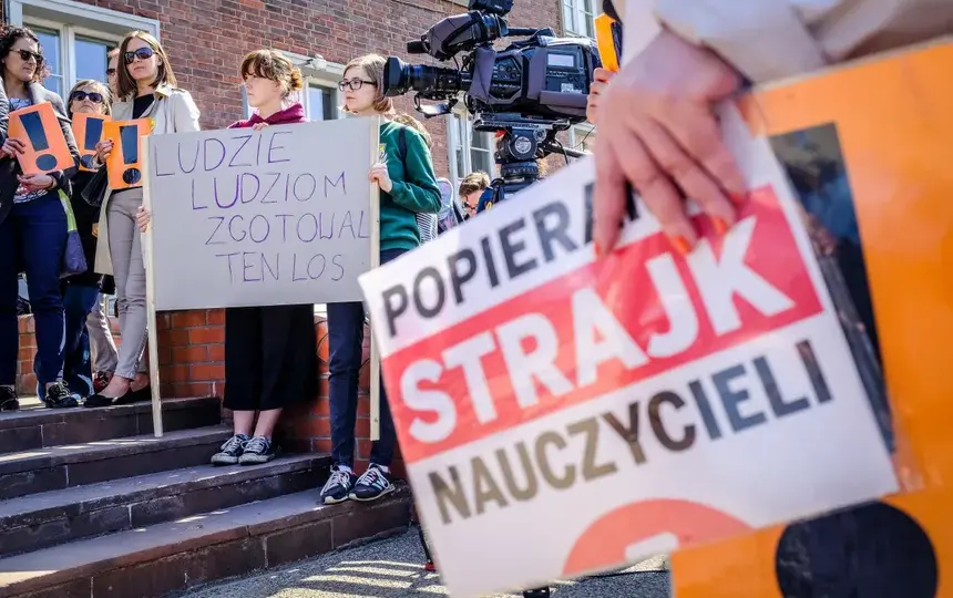 Związki zawodowe nauczycieli co dają - poznaj korzyści i wsparcie